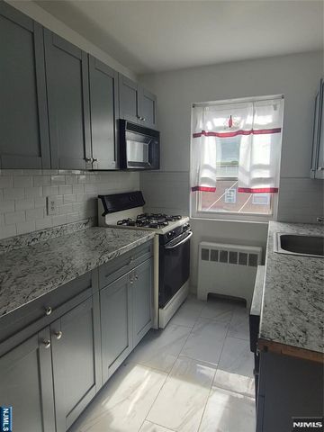 1499 Terrace Circle 4, Teaneck, NJ 07666