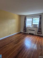 1499 Terrace Circle 4, Teaneck, NJ 07666
