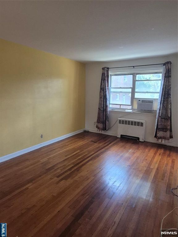 1499 Terrace Circle 4, Teaneck, NJ 07666