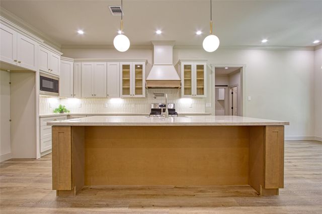 10502 Greenbriar Drive, Plantersville, TX 77363