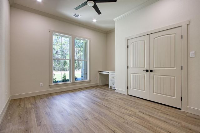 10502 Greenbriar Drive, Plantersville, TX 77363