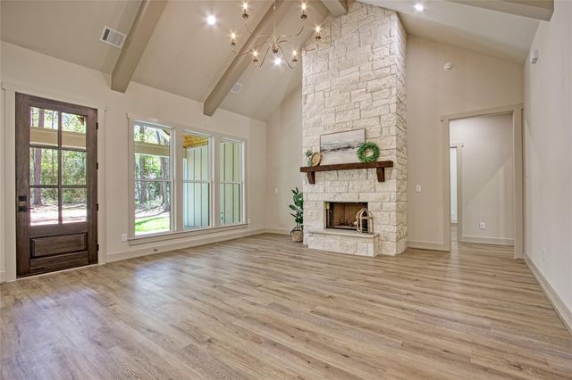 10502 Greenbriar Drive, Plantersville, TX 77363