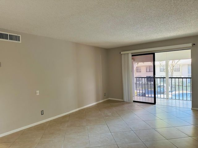 9875 Pineapple Tree Drive 205, Boynton Beach, FL 33436