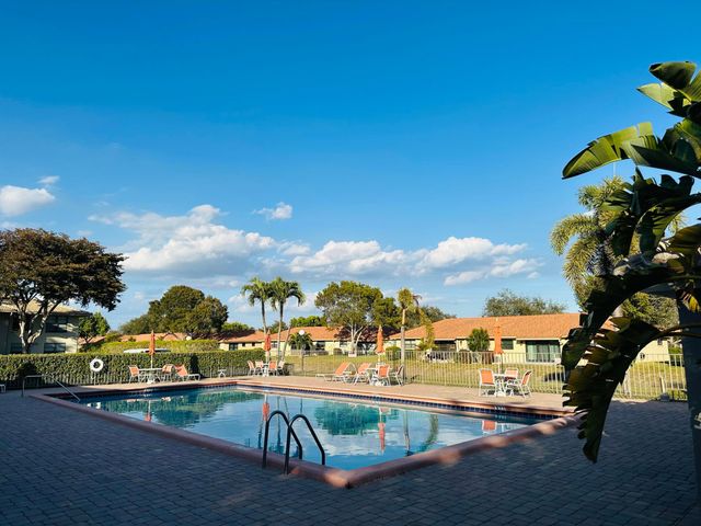 9875 Pineapple Tree Drive 205, Boynton Beach, FL 33436