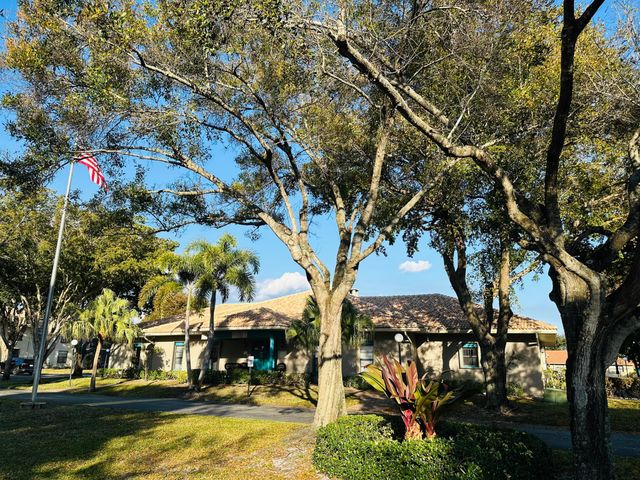 9875 Pineapple Tree Drive 205, Boynton Beach, FL 33436