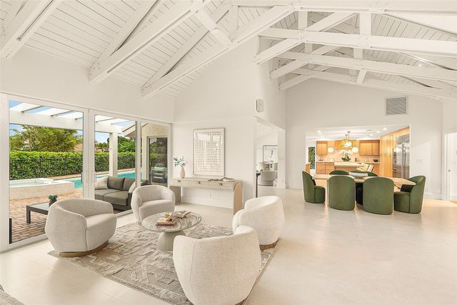 4877 Pineview Circle, Delray Beach, FL 33445