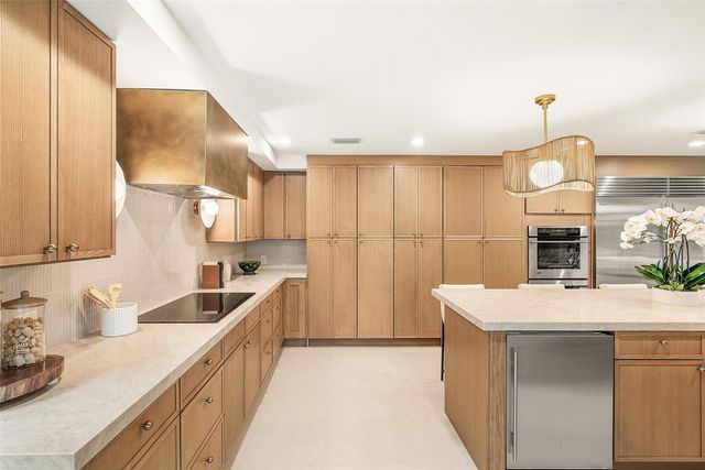 4877 Pineview Circle, Delray Beach, FL 33445