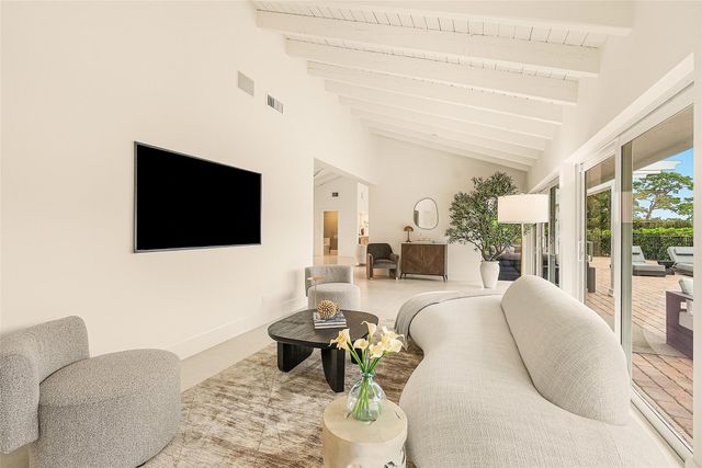 4877 Pineview Circle, Delray Beach, FL 33445