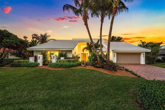 4877 Pineview Circle, Delray Beach, FL 33445