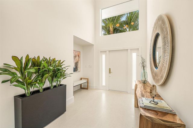 4877 Pineview Circle, Delray Beach, FL 33445