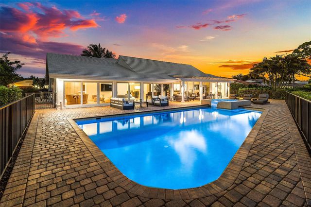 4877 Pineview Circle, Delray Beach, FL 33445