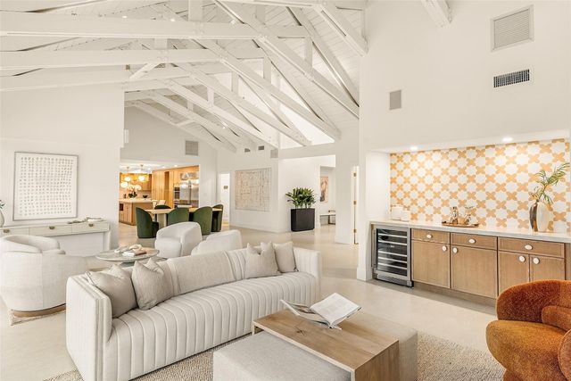 4877 Pineview Circle, Delray Beach, FL 33445