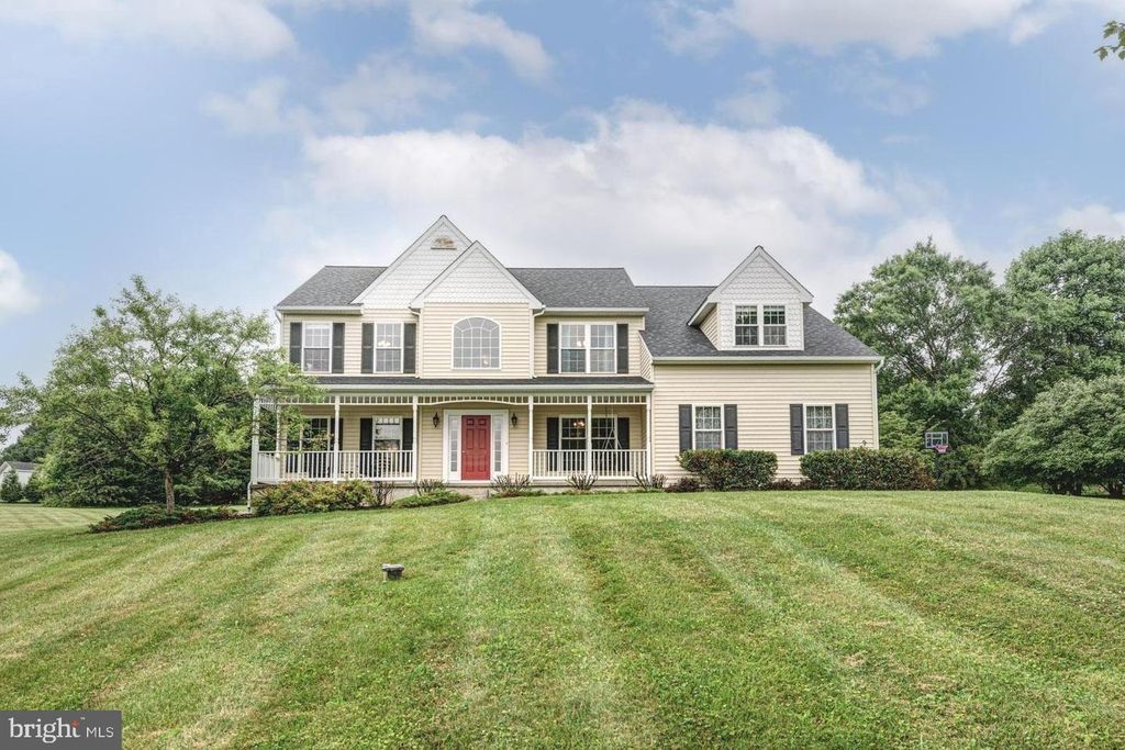 66 LIGHT FARM DR, Cochranville, PA 19330