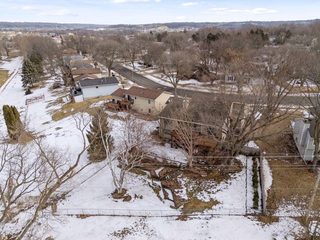 3423 Chalet Drive NW, Rochester, MN 55901