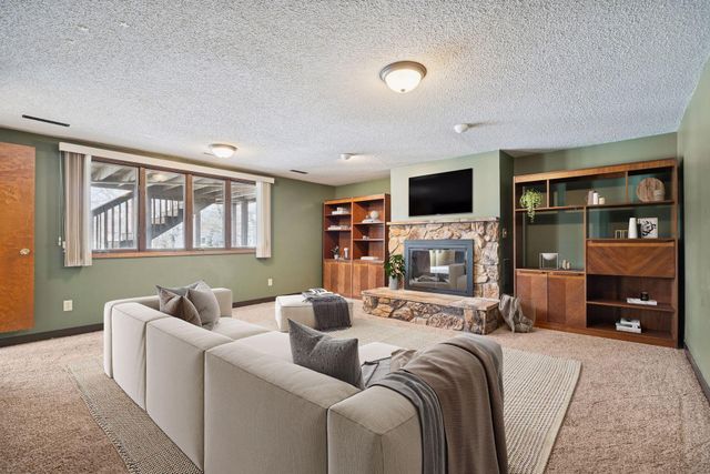 3423 Chalet Drive NW, Rochester, MN 55901