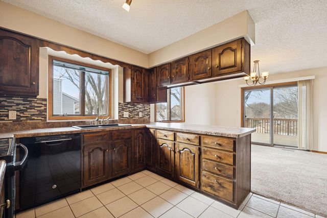 3423 Chalet Drive NW, Rochester, MN 55901