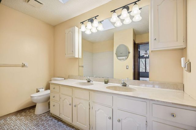 3423 Chalet Drive NW, Rochester, MN 55901