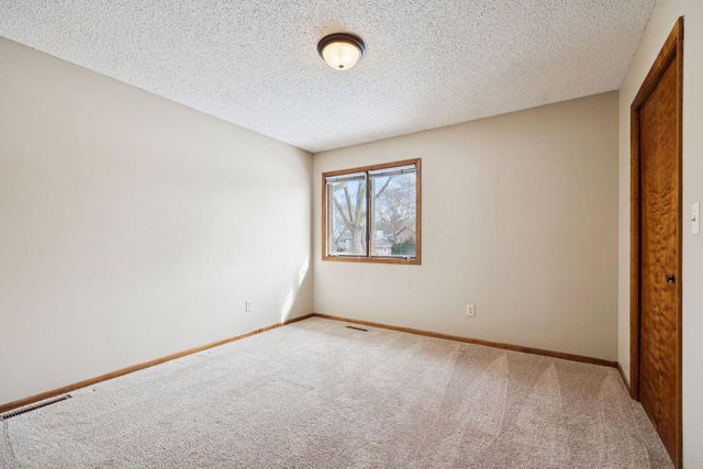 3423 Chalet Drive NW, Rochester, MN 55901