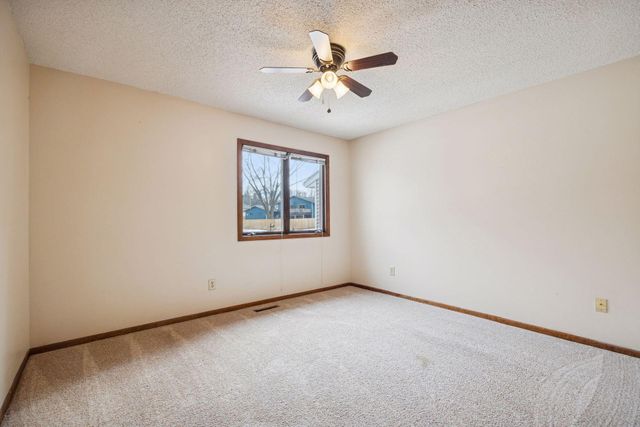 3423 Chalet Drive NW, Rochester, MN 55901