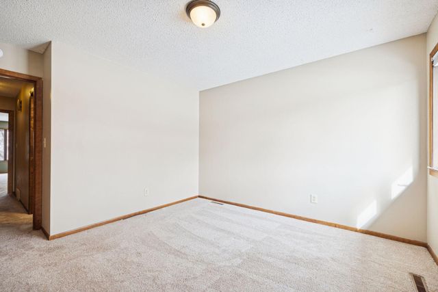 3423 Chalet Drive NW, Rochester, MN 55901