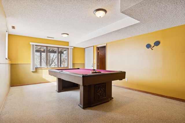 3423 Chalet Drive NW, Rochester, MN 55901