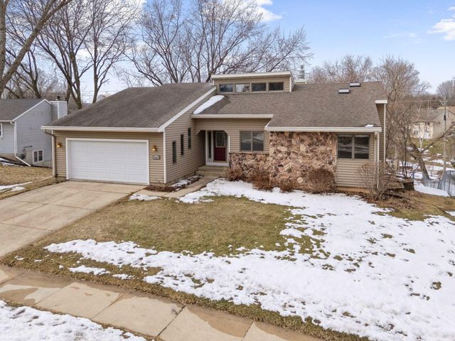 3423 Chalet Drive NW, Rochester, MN 55901
