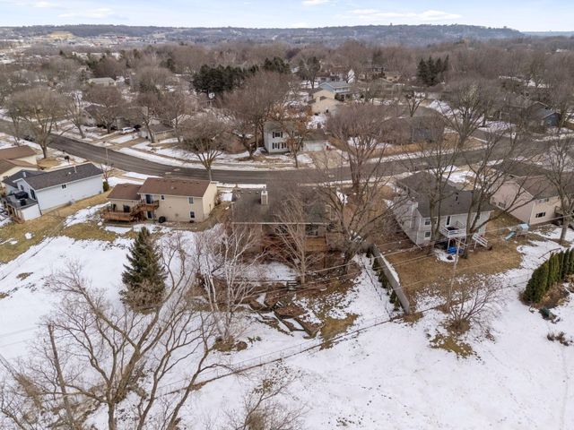 3423 Chalet Drive NW, Rochester, MN 55901