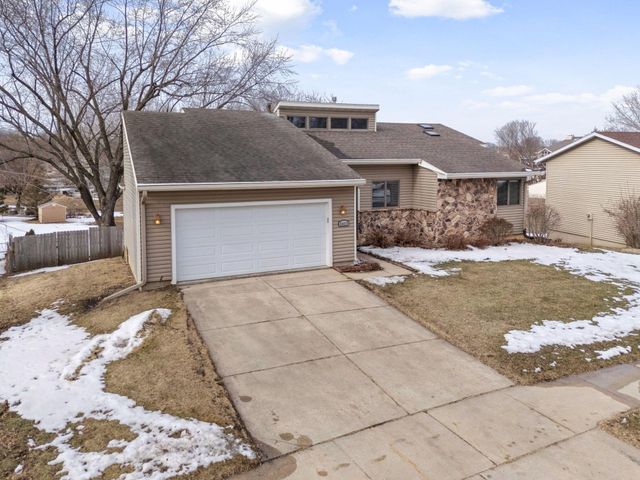 3423 Chalet Drive NW, Rochester, MN 55901