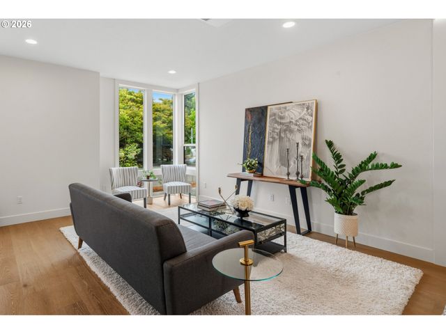 3992 Ne 35TH Ave, Portland, OR 97212