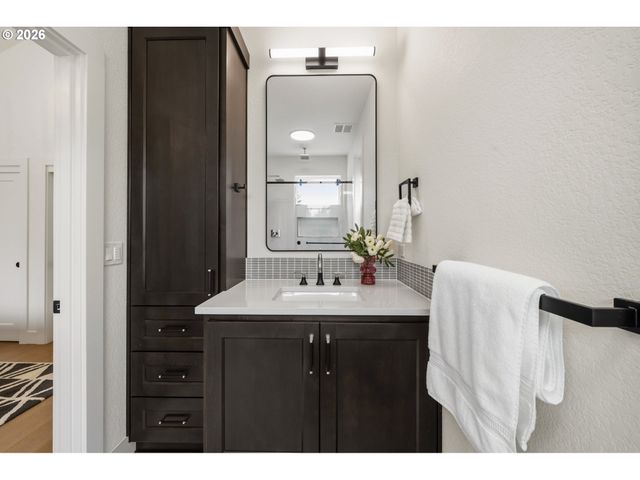 3992 Ne 35TH Ave, Portland, OR 97212