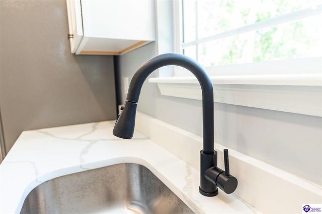 1007 Burns Road, Vine Grove, KY 40175