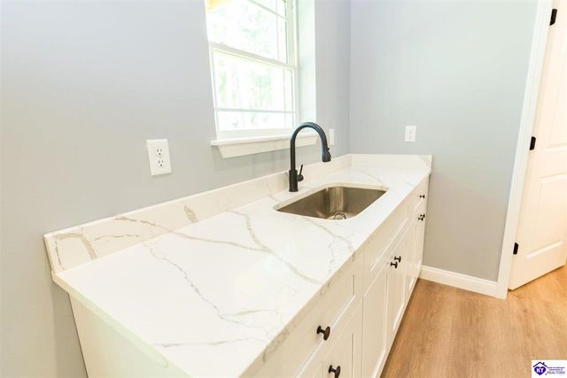 1007 Burns Road, Vine Grove, KY 40175