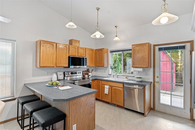 3310 Oas Drive W, University Place, WA 98466