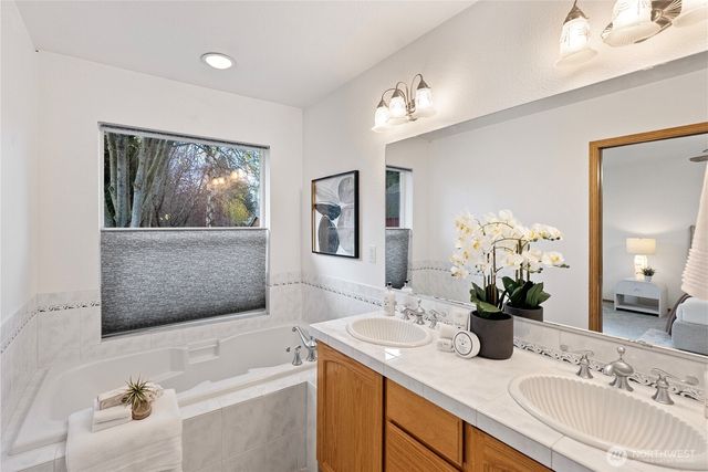 3310 Oas Drive W, University Place, WA 98466