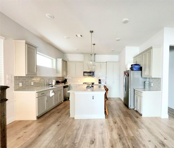 2225 Fort Bliss Street, Mesquite, TX 75149