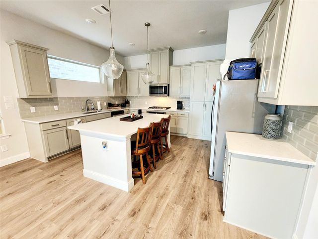 2225 Fort Bliss Street, Mesquite, TX 75149