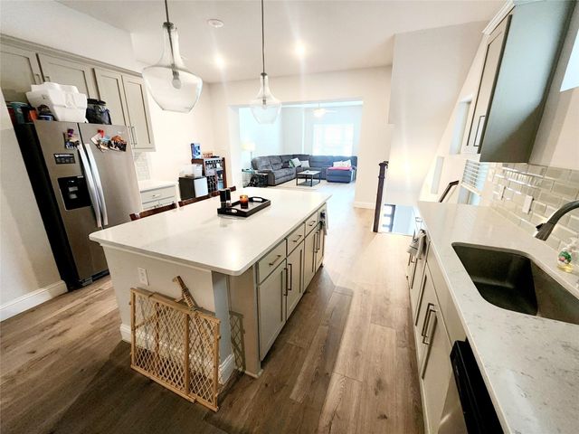 2225 Fort Bliss Street, Mesquite, TX 75149