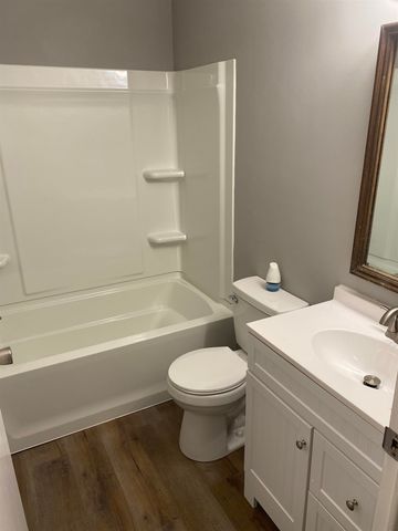 706 W JACKSON ST, Bolivar, TN 38008