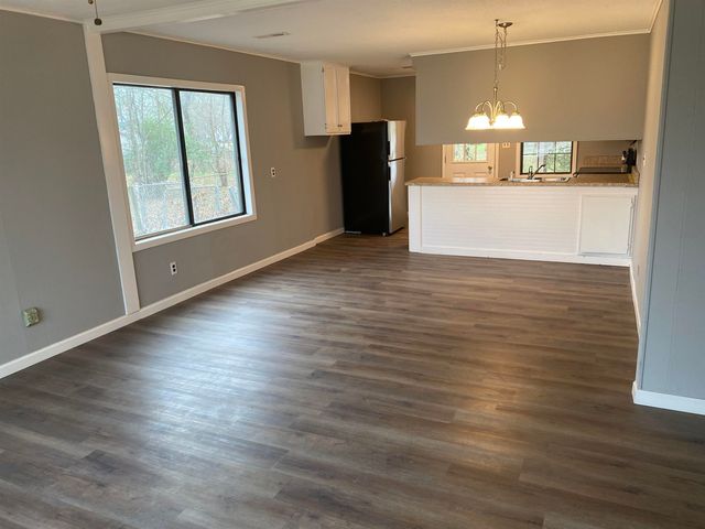 706 W JACKSON ST, Bolivar, TN 38008