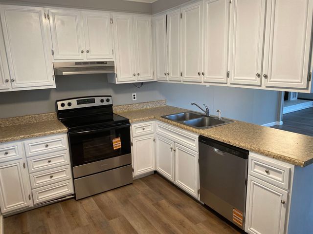 706 W JACKSON ST, Bolivar, TN 38008