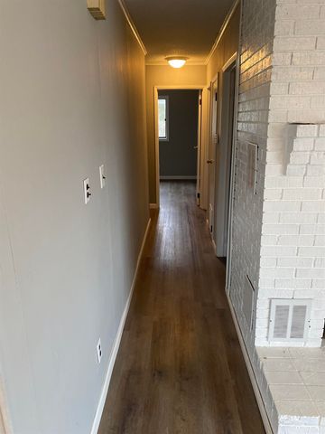 706 W JACKSON ST, Bolivar, TN 38008