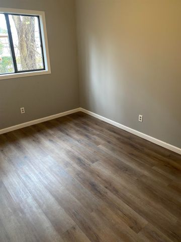 706 W JACKSON ST, Bolivar, TN 38008