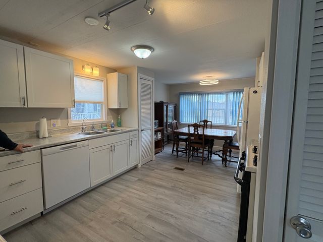 2701 GREENACRE Drive, Erie, PA 16506