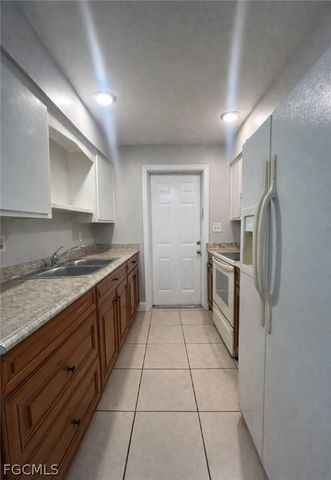 919 Freemont ST, Fort Myers, FL 33916