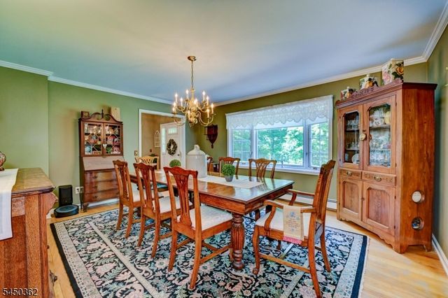 30 Cherry Tree Ln, Kinnelon Boro, NJ 07405