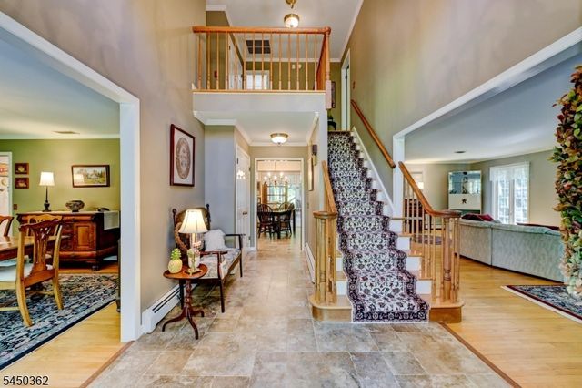 30 Cherry Tree Ln, Kinnelon Boro, NJ 07405