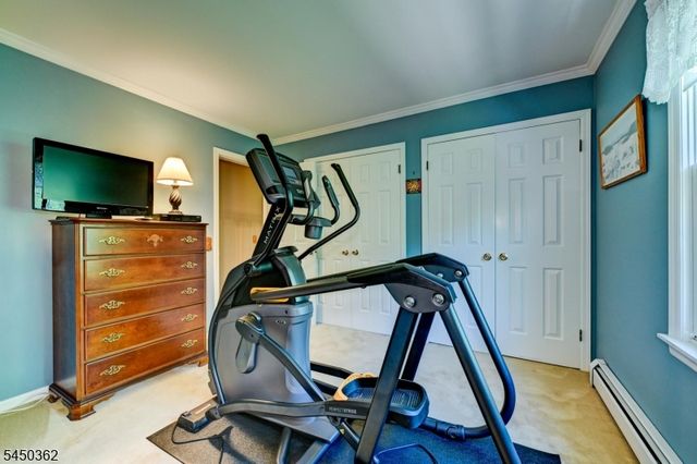 30 Cherry Tree Ln, Kinnelon Boro, NJ 07405