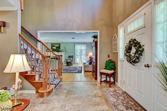 30 Cherry Tree Ln, Kinnelon Boro, NJ 07405