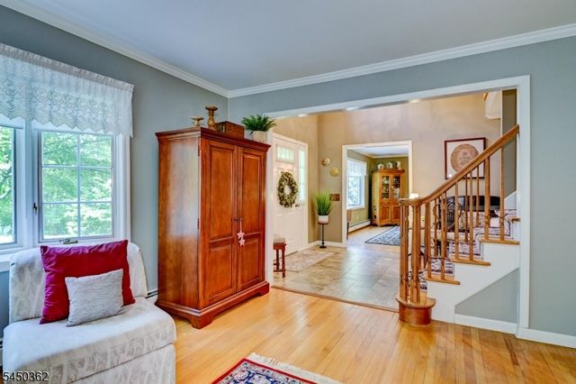 30 Cherry Tree Ln, Kinnelon Boro, NJ 07405