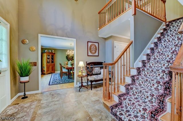 30 Cherry Tree Ln, Kinnelon Boro, NJ 07405